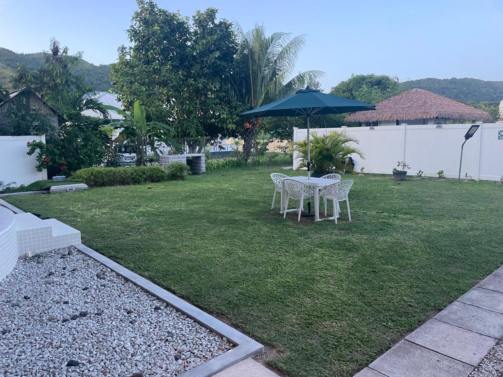 Tropic Villa Annex Grand Anse  Exterior photo